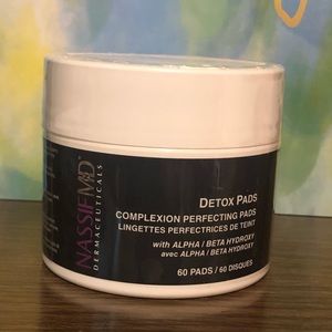 Complexion perfection pads. New. Not expired